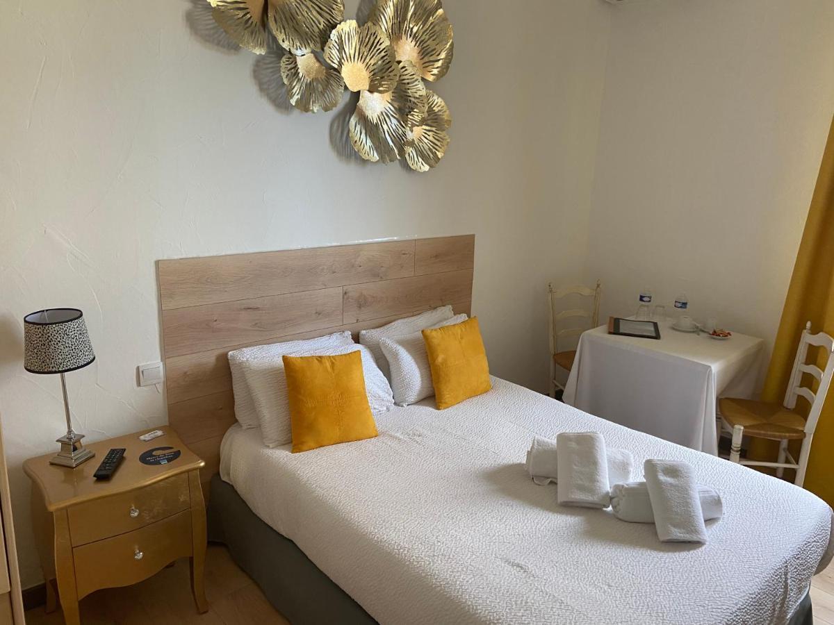 Hotel Restaurant La Plage 포르-생-루이-뒤-론 외부 사진